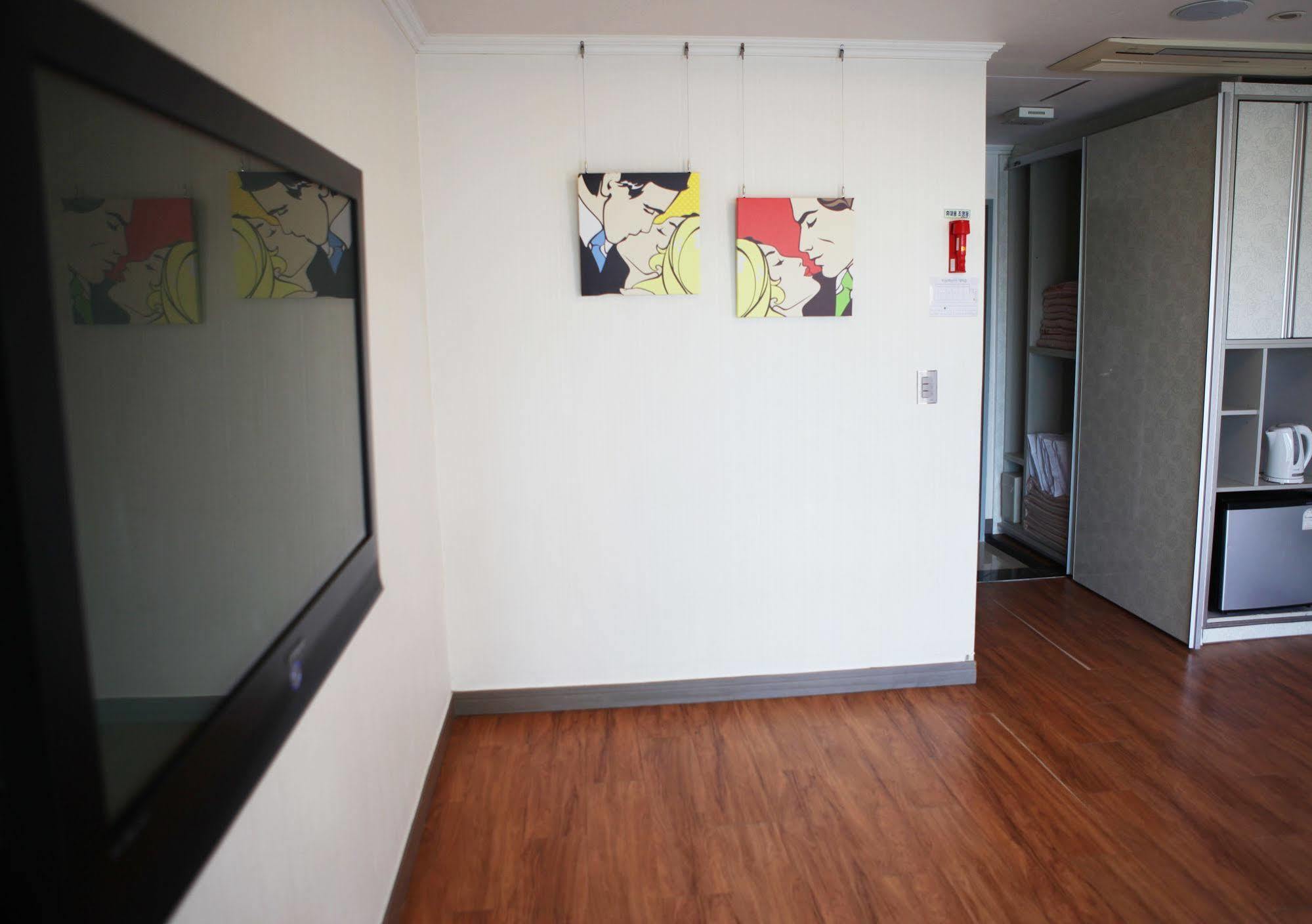 Bay Condo Hotel Tongyeong Exterior foto
