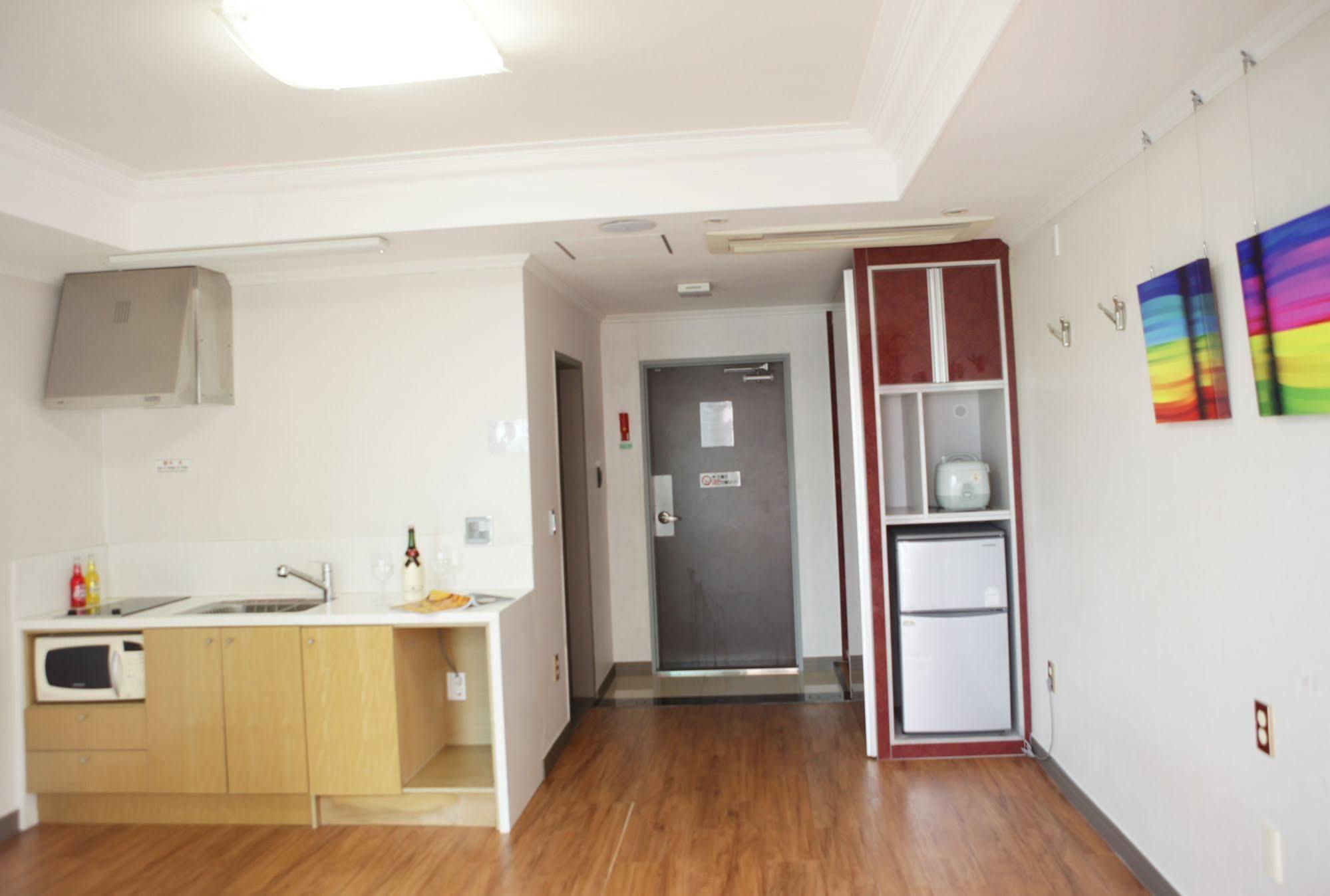 Bay Condo Hotel Tongyeong Exterior foto