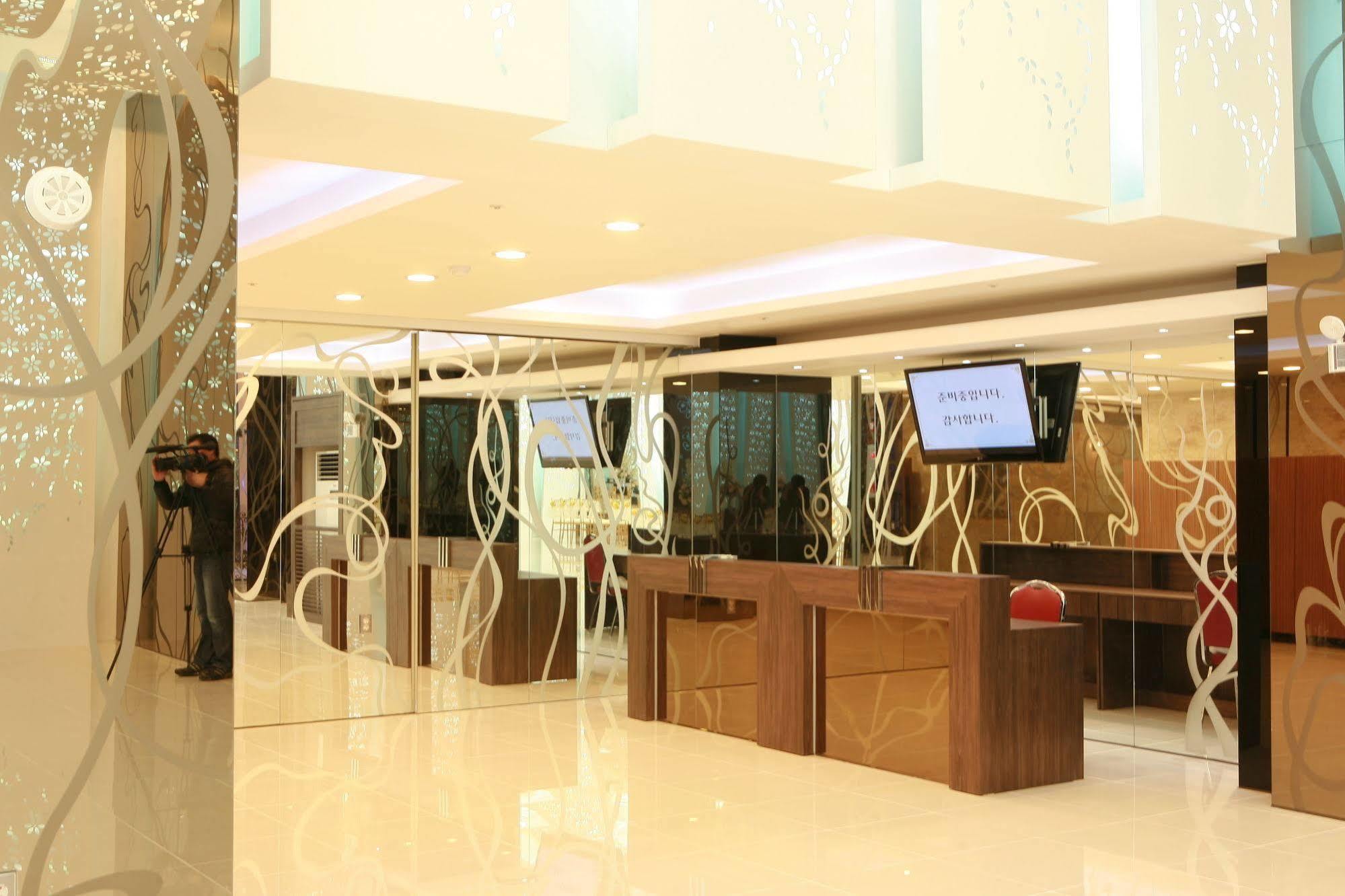 Bay Condo Hotel Tongyeong Exterior foto