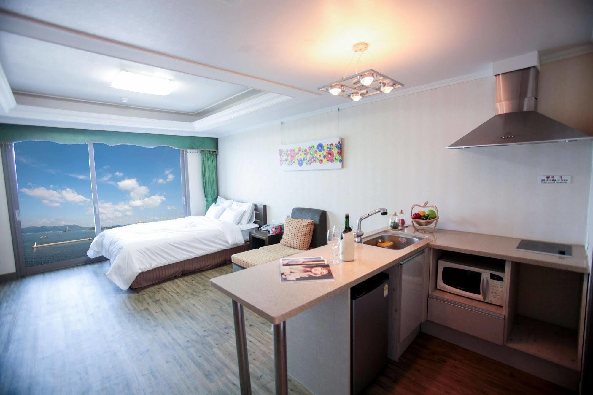 Bay Condo Hotel Tongyeong Exterior foto