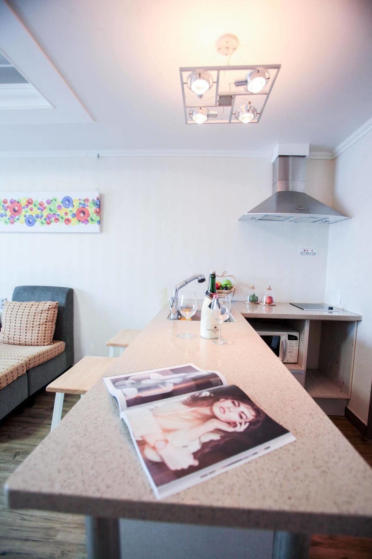 Bay Condo Hotel Tongyeong Exterior foto