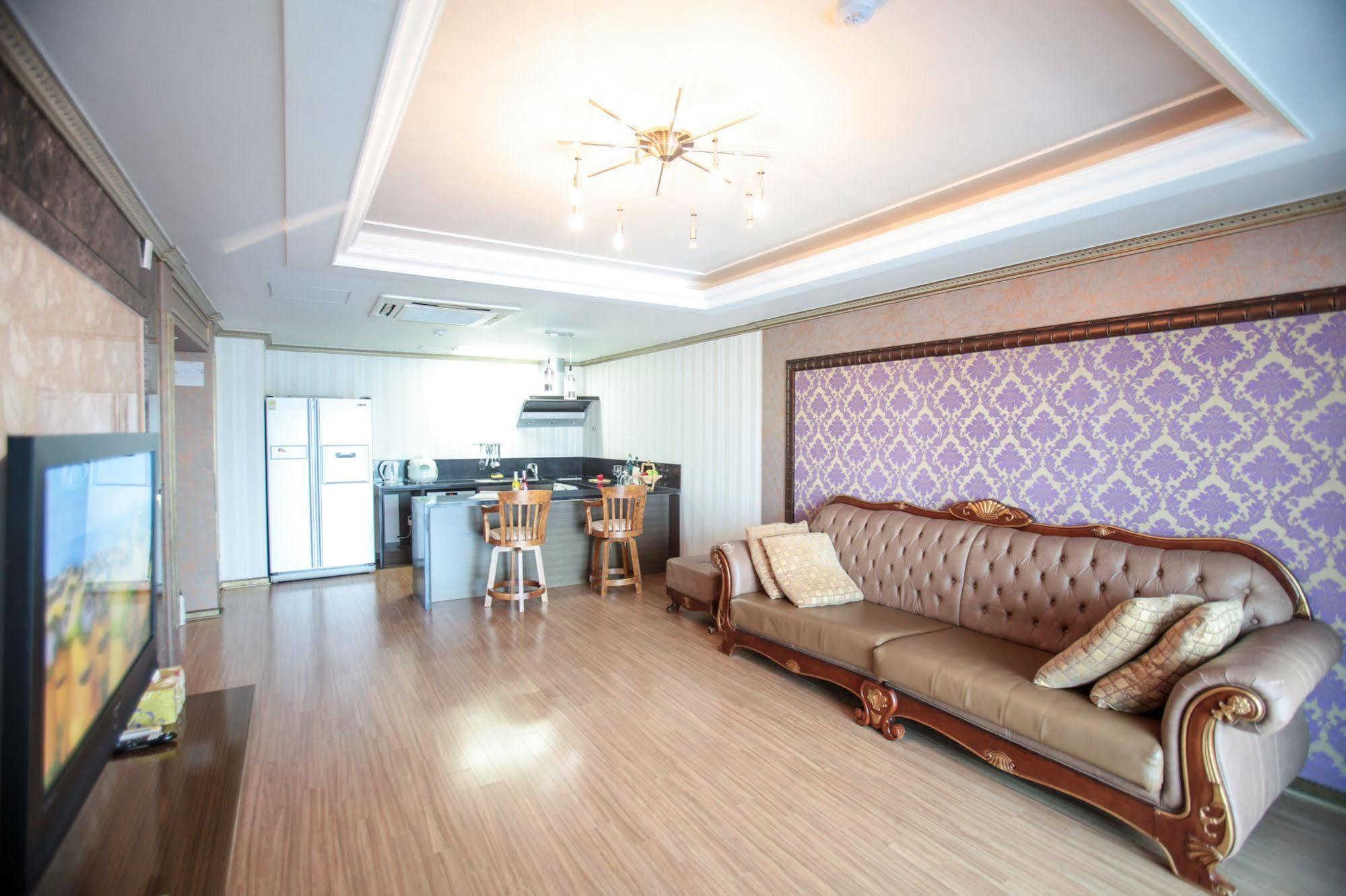 Bay Condo Hotel Tongyeong Exterior foto