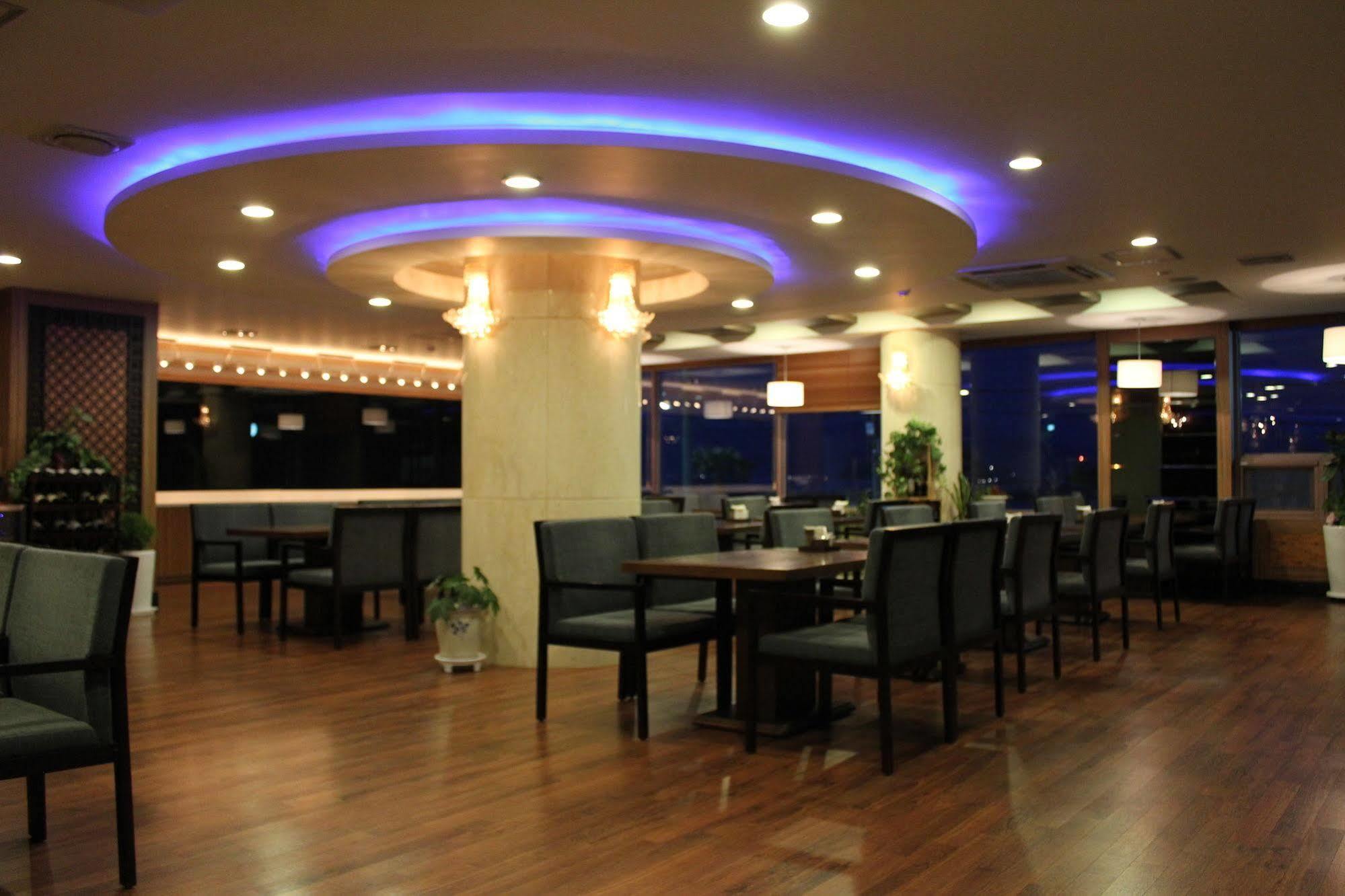 Bay Condo Hotel Tongyeong Exterior foto