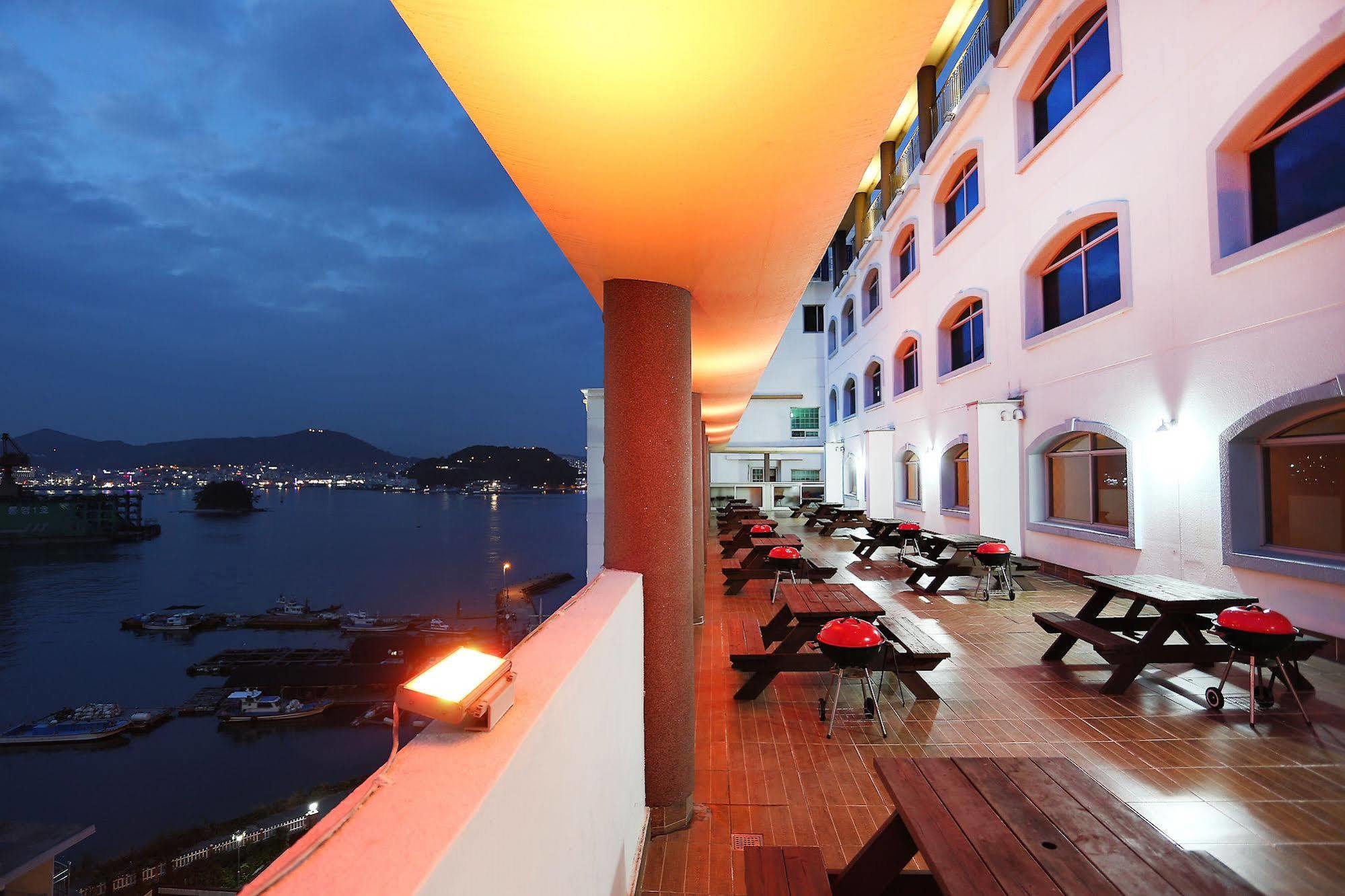 Bay Condo Hotel Tongyeong Exterior foto