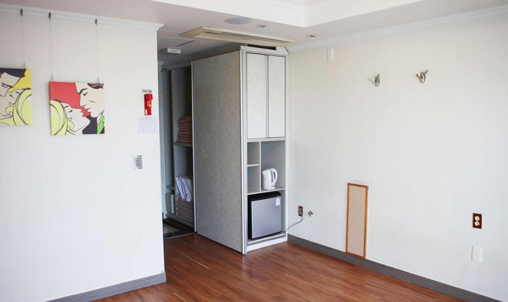 Bay Condo Hotel Tongyeong Exterior foto